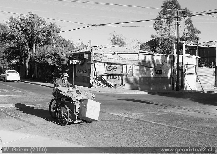 Cartonero en las calles de Copiapó, Atacama
