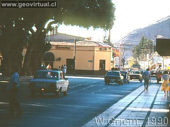 Copiapo en 1990 - Plaza con Restaurante Bavaria - una Comparación