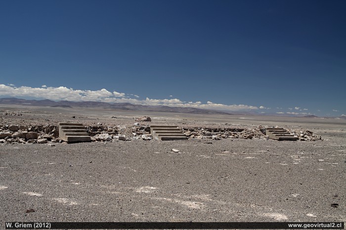 Stairways to desert - Salitre