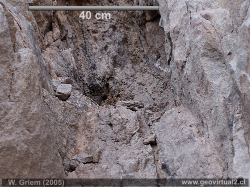 Zona de falle en rocas intrusivas