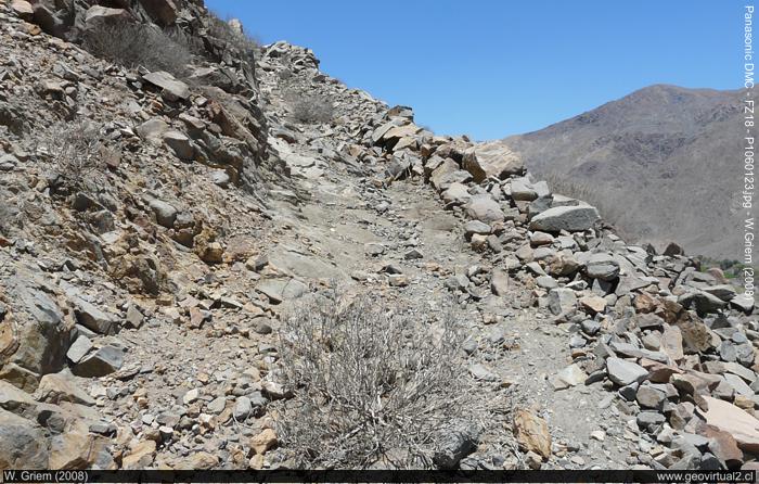 Pfad bei den Inka Ruinen von Punta Brava in der Atacama Region, Chile