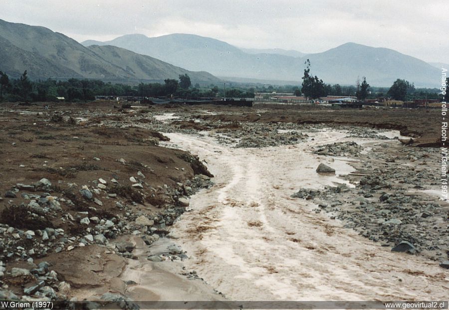Rain in the Atacama Desert: Running water on the slopes of the Copiapó hills, Atacama Region in 1997.