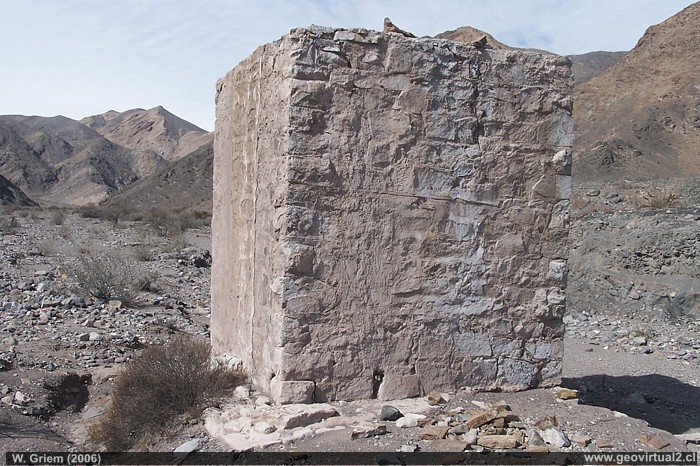Eisenbahnen in der Atacama Wüste: Hier ein alter Wasserturm bei Yerbas Buenas