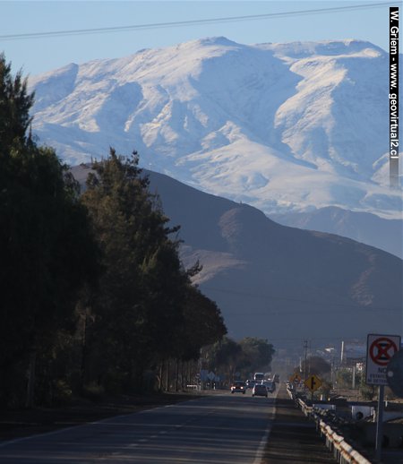 The Panamericana Highway nearby Copiapó