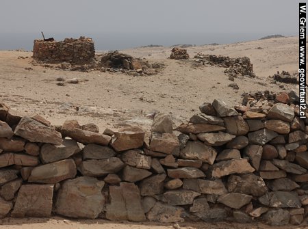 Pircas, walls in the Atacama desert