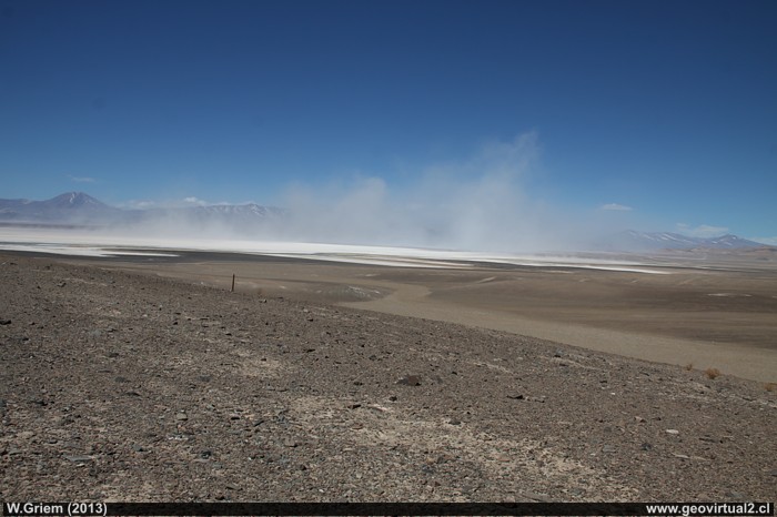 Transporte eólico en un salar