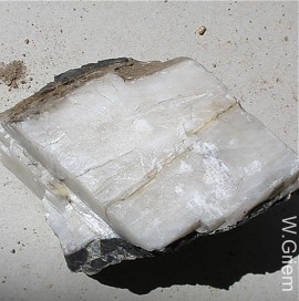 Exfoliación buena en tres direcciones