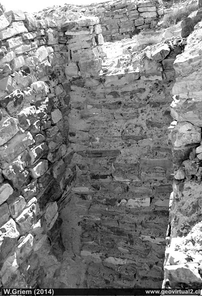 Entrada a una mina en la meseta de Chañarcillo 