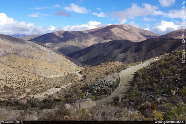 Camino a Almirante Latorre en el Norte de Chile