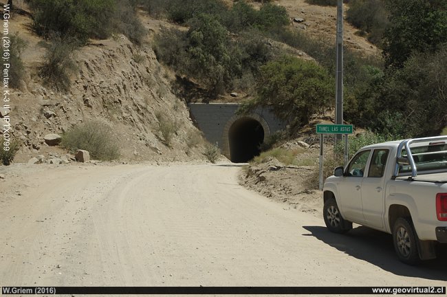 Portal del túnel Las Astas, Chile