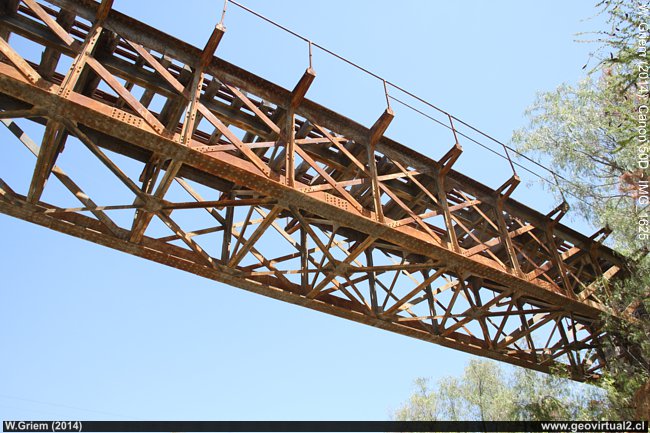 Puente de la línea ferrea cerca de Huantalame, Región de Coquimbo, Chile