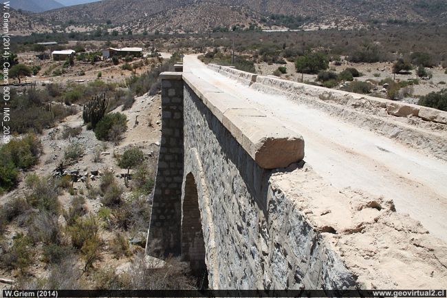 Puenta La Recta cera Tilama, Chile